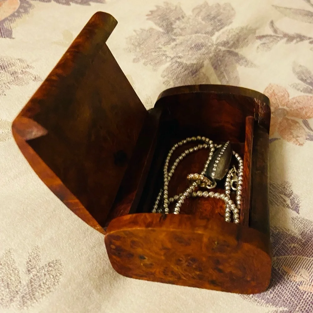 Handmade hinged small wooden box, perfect for your rings, earrings or necklace